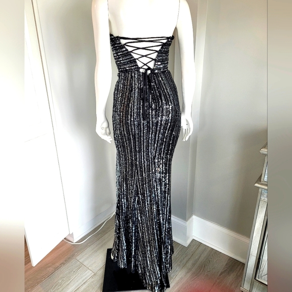 Black and silver sequin gown - Picture 4 of 14